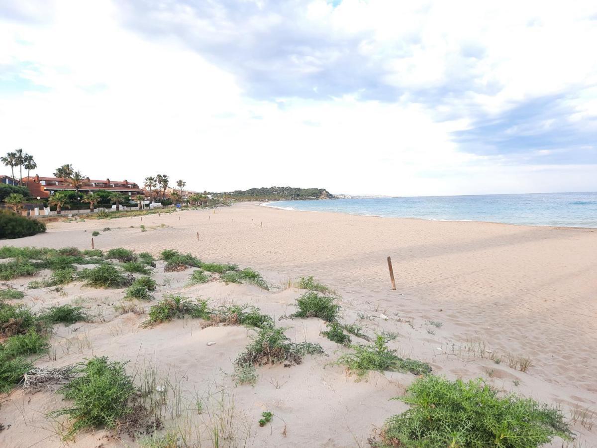 Cosy House With Garden Infront Of The Sea Apartamento Creixell Exterior foto