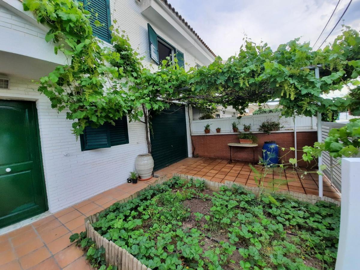 Cosy House With Garden Infront Of The Sea Apartamento Creixell Exterior foto