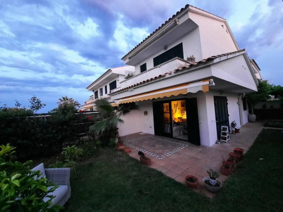 Cosy House With Garden Infront Of The Sea Apartamento Creixell Exterior foto