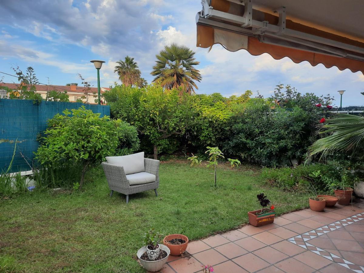 Cosy House With Garden Infront Of The Sea Apartamento Creixell Exterior foto